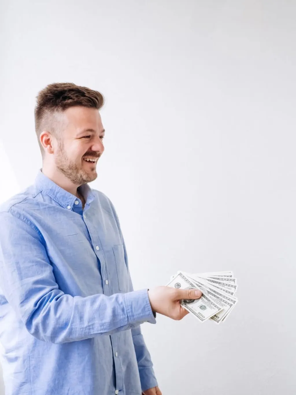 Pourquoi l’euro perd de la valeur face au dollar ? – Waxoo.fr (8 mars 2022)